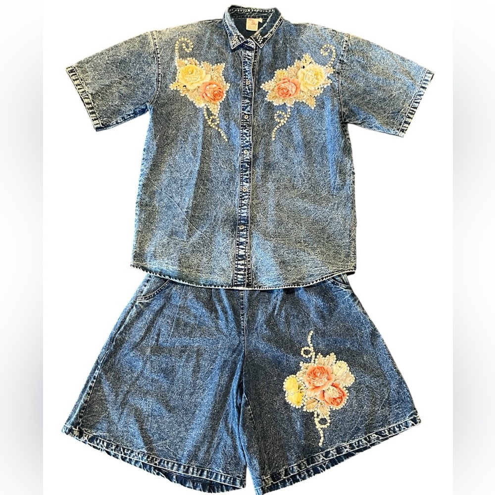 Blue Sky Women’s  Acid Wash Denim Bedazzled Appliqué Floral Set Shorts and Top M